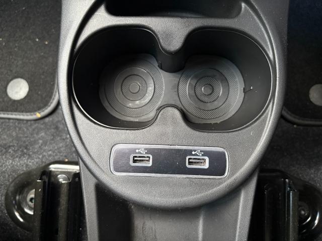 アバルト６９５Ｃ ツーリズモ　当社社用車　ブレンボ　レコードモンツァ　オートワイパー　オートライト　リアパーキングセンサー　ＥＴＣ　７インチＵコネクトオーディオ（アンドロイドオート＆アップルカープレイ）　スペアキー（24枚目）