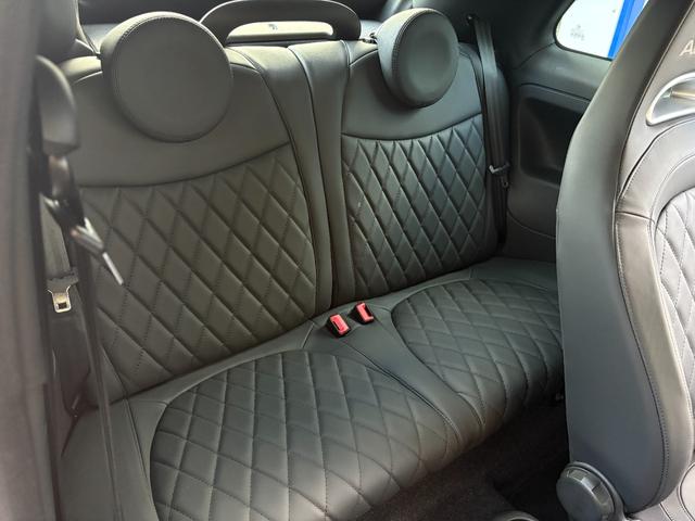 アバルト６９５Ｃ ツーリズモ　当社社用車　ブレンボ　レコードモンツァ　オートワイパー　オートライト　リアパーキングセンサー　ＥＴＣ　７インチＵコネクトオーディオ（アンドロイドオート＆アップルカープレイ）　スペアキー（30枚目）