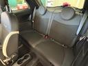 見た目より広さのある後部座席です。