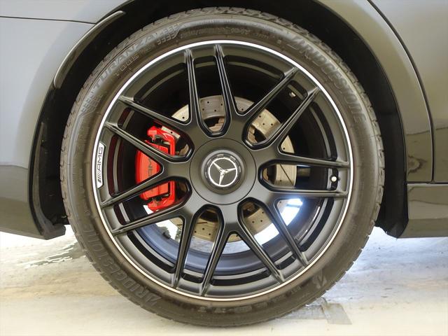 Ｓクラス Ｓ６３　４ＭＡＴＩＣ＋　ロング　ＡＭＧダイナミックパッケージ　Ｂｌｕｅｔｏｏｔｈ接続　ＥＴＣ　ＬＥＤヘッドライト　ＴＶ　アイドリングストップ　クルーズコントロール　コネクテッド機能　サイドカメラ　サンルーフ・ガラスルーフ（35枚目）
