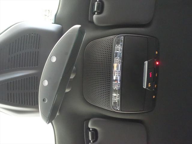 ＥＱＣ ＥＱＣ４００　４ＭＡＴＩＣ　ＡＭＧラインパッケージ　レザーエクスクルーシブパッケージ　Ｂｌｕｅｔｏｏｔｈ接続　ＥＴＣ　ＬＥＤヘッドライト　ＴＶ　アイドリングストップ　クルーズコントロール　コネクテッド機能　サイドカメラ（20枚目）