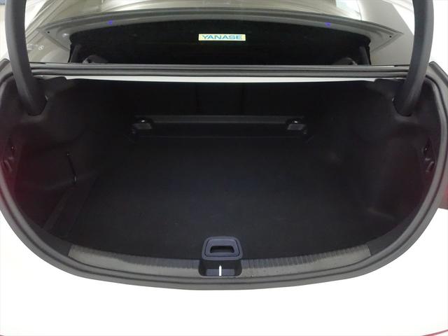 Ｃクラス Ｃ２００　アバンギャルド　ＡＭＧラインパッケージ　ベーシックパッケージ　Ｂｌｕｅｔｏｏｔｈ接続　ＥＴＣ　ＬＥＤヘッドライト　ＴＶ　アイドリングストップ　クルーズコントロール　コネクテッド機能　サイドカメラ　シートヒーター（24枚目）