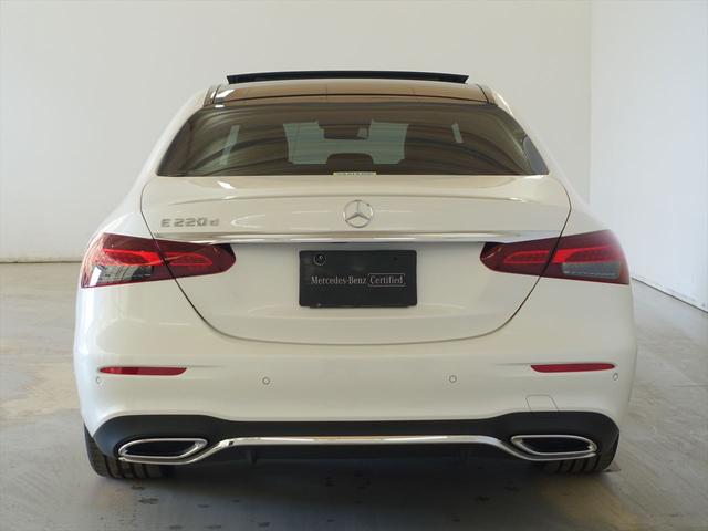 Ｅクラス Ｅ２２０　ｄ　スポーツ　ＡＭＧラインインテリアパッケージ　エクスクルーシブパッケージ　Ｂｌｕｅｔｏｏｔｈ接続　ＥＴＣ　ＬＥＤヘッドライト　ＴＶ　アイドリングストップ　クルーズコントロール　コネクテッド機能　サイドカメラ（3枚目）