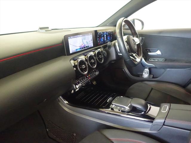 Ａクラス Ａ１８０　スタイル　ＡＭＧライン　レーダーセーフティパッケージ　アドバンスドパッケージ　ナビゲーションパッケージ　Ｂｌｕｅｔｏｏｔｈ接続　ＥＴＣ　ＬＥＤヘッドライト　ＴＶ　アイドリングストップ　クルーズコントロール　コネクテッド機能（19枚目）