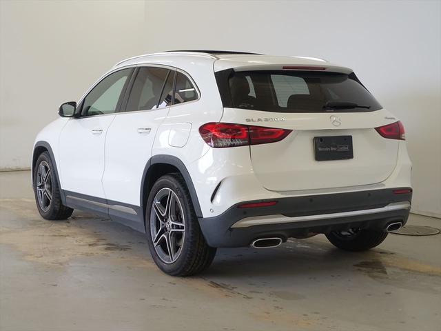 ＧＬＡクラス ＧＬＡ２００　ｄ　４ＭＡＴＩＣ　ＡＭＧライン　ＡＭＧレザーエクスクルーシブパッケージ　アドバンスドパッケージ　ナビゲーションパッケージ　Ｂｌｕｅｔｏｏｔｈ接続　ＥＴＣ　ＬＥＤヘッドライト　ＴＶ　アイドリングストップ　クルーズコントロール（4枚目）