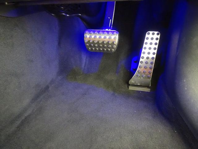 Cクラス C43 4MATIC Bluetooth接続 ETC LEDヘッドライト TV アイドリングストップ クルーズコントロール コネクテッド機能 サイドカメラ サンルーフ・ガラスルーフ シートエアコン シートヒーター(29枚目)