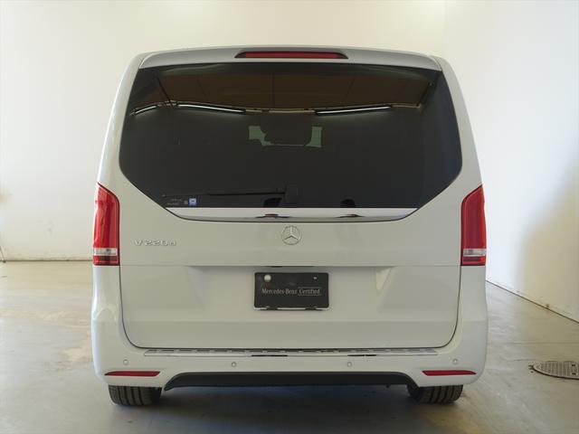 Ｖクラス Ｖ２２０　ｄ　スポーツ　ロング　３列シート　Ｂｌｕｅｔｏｏｔｈ接続　ＣＤ　ＤＶＤ再生　ＥＴＣ　ＬＥＤヘッドライト　ＴＶ　アイドリングストップ　ウオークスルー　クルーズコントロール　サイドカメラ　サンルーフ・ガラスルーフ（3枚目）