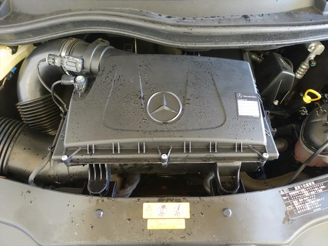 Ｖクラス Ｖ２２０　ｄ　スポーツ　ロング　３列シート　Ｂｌｕｅｔｏｏｔｈ接続　ＣＤ　ＤＶＤ再生　ＥＴＣ　ＬＥＤヘッドライト　ＴＶ　アイドリングストップ　ウオークスルー　クルーズコントロール　サイドカメラ　サンルーフ・ガラスルーフ（9枚目）