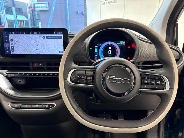 アイコン　弊社デモカー登録車両　ＥＶ車　ガラスルーフ　アダクティブクルーズコントロール　ＡｐｐｌｅＣａｒＰｌａｙ　ＬＥＤヘッドライト　ＥＴＣ２．０　バックカメラ　１７インチダイヤモンドカットアルミホイール(15枚目)