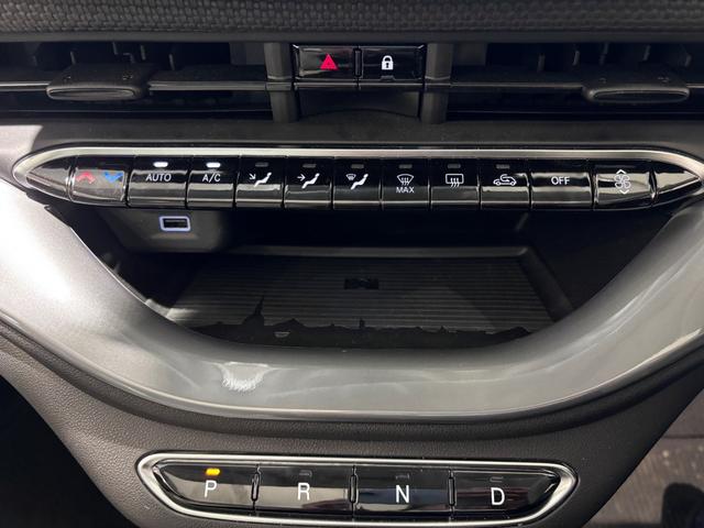 アイコン　弊社デモカー登録車両　ＥＶ車　ガラスルーフ　アダクティブクルーズコントロール　ＡｐｐｌｅＣａｒＰｌａｙ　ＬＥＤヘッドライト　ＥＴＣ２．０　バックカメラ　１７インチダイヤモンドカットアルミホイール(27枚目)