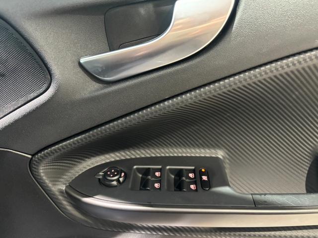 ジュリエッタ ヴェローチェ　１７５０　ＴＢＩ　ヴェローチェ　１７５０　ＴＢＩ　認定中古車　純正１８インチアルミホイール　限定車　地デジナビ　バックカメラ　キセノンヘッドライト　キーレス　パーキングセンサー　黄色キャリパー（23枚目）