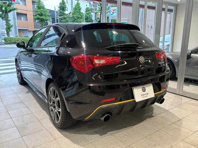 ジュリエッタ ヴェローチェ　１７５０　ＴＢＩ　ヴェローチェ　１７５０　ＴＢＩ　認定中古車　純正１８インチアルミホイール　限定車　地デジナビ　バックカメラ　キセノンヘッドライト　キーレス　パーキングセンサー　黄色キャリパー（29枚目）