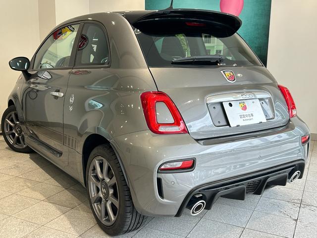 アバルト５９５ ベースグレード　左ハンドル　５速ＭＴ　メイクユアスコーピオン　カスタムオーダープラン　グリジオレコード×ブラックルーフ　ブラックインサート　ＡＢＡＲＴＨデカール（8枚目）