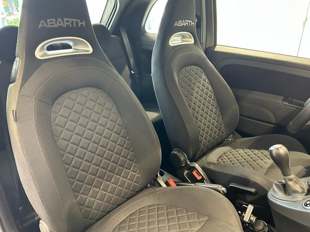 アバルト５９５ ベースグレード　左ハンドル　５速ＭＴ　メイクユアスコーピオン　カスタムオーダープラン　グリジオレコード×ブラックルーフ　ブラックインサート　ＡＢＡＲＴＨデカール（12枚目）