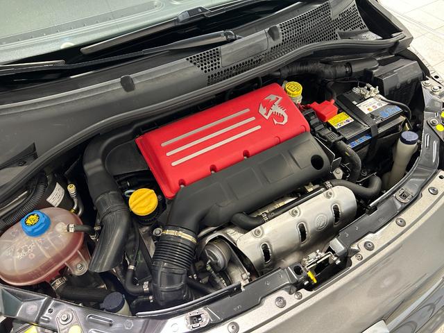 アバルト５９５ ベースグレード　左ハンドル　５速ＭＴ　メイクユアスコーピオン　カスタムオーダープラン　グリジオレコード×ブラックルーフ　ブラックインサート　ＡＢＡＲＴＨデカール（33枚目）