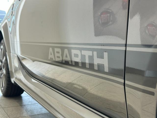 アバルト５９５ ベースグレード　左ハンドル　５速ＭＴ　メイクユアスコーピオン　カスタムオーダープラン　グリジオレコード×ブラックルーフ　ブラックインサート　ＡＢＡＲＴＨデカール（37枚目）