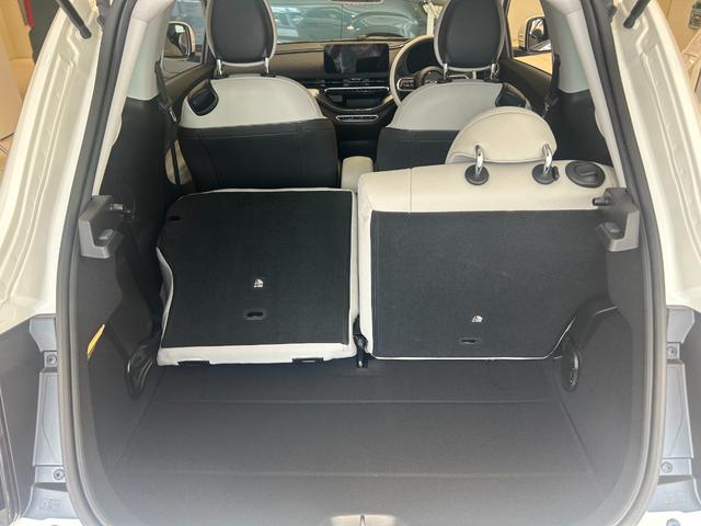 ５００ｅ アイコン　登録済未使用車　新車メーカー保証継承　ＥＴＣ２．０　衝突安全軽減ブレーキ　アダプティブクルーズコントロール　ブラインドスポットモニター　バックカメラ　３６０°パーキングセンサー　アイシン製ナビ（36枚目）