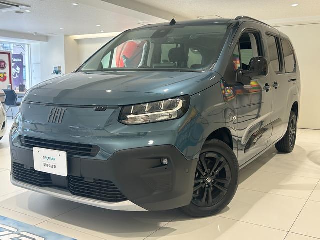 ドブロ マキシ　登録済未使用車　新車保証継承　ディーゼルエンジン搭載　衝突安全軽減ブレーキ　アダプティブクルーズコントロール　ブラインドスポットモニター　ＬＥＤヘッドライト　ステアリングヒーター　スマホ連動オーディオ（2枚目）