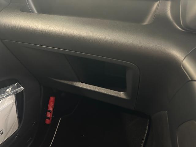 ドブロ マキシ　登録済未使用車　新車保証継承　ディーゼルエンジン搭載　衝突安全軽減ブレーキ　アダプティブクルーズコントロール　ブラインドスポットモニター　ＬＥＤヘッドライト　ステアリングヒーター　スマホ連動オーディオ（38枚目）