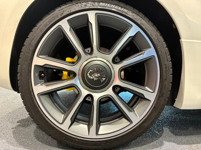 アバルト695C ツーリズモ レコモン・純正ドライブレコーダー前後・ETC2.0・純正ミラーモニターバックカメラ(49枚目)