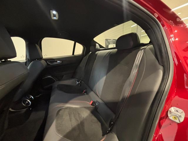 ジュリア クアドリフォリオ クアドリフォリオ HarmanKardonサウンド ACC 純正19AW AppleCarPlay 衝突軽減 ハーフレザー 前席シートヒーター デュアルオートエアコン バックカメラ 禁煙車(20枚目)