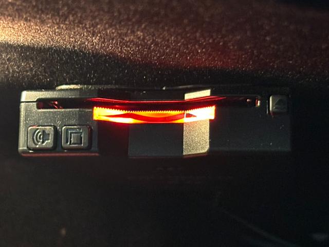 ジュリア クアドリフォリオ クアドリフォリオ HarmanKardonサウンド ACC 純正19AW AppleCarPlay 衝突軽減 ハーフレザー 前席シートヒーター デュアルオートエアコン バックカメラ 禁煙車(32枚目)