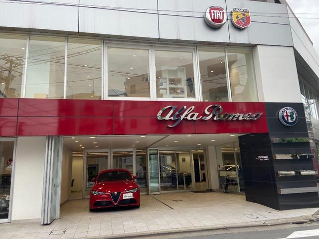 当社では県外陸送納車サービスを承っております。遠方でご来店が難しい方にもご安心していただけるよう、購入後の書類手続〜整備〜最寄陸運支局でのご登録〜ご自宅ご納車まで、しっかりとサポートいたします。