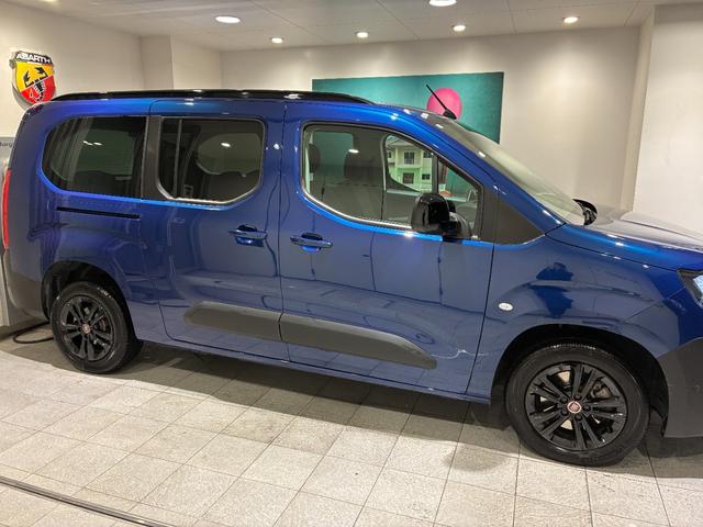 ドブロ マキシ 正規認定中古車 ワンオーナー 禁煙車 ETC ドライブレコーダー AppleCarPlay&AndroidAuto対応ディスプレイオーディオ LEDヘッドライト(4枚目)