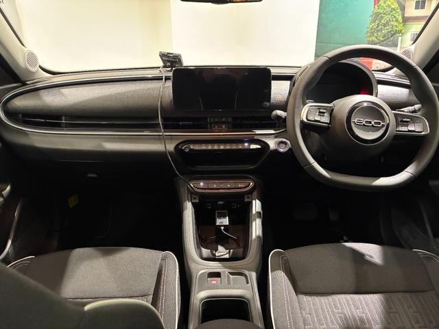 600ハイブリッド ベースグレード 弊社代車使用車 1オーナー(26枚目)