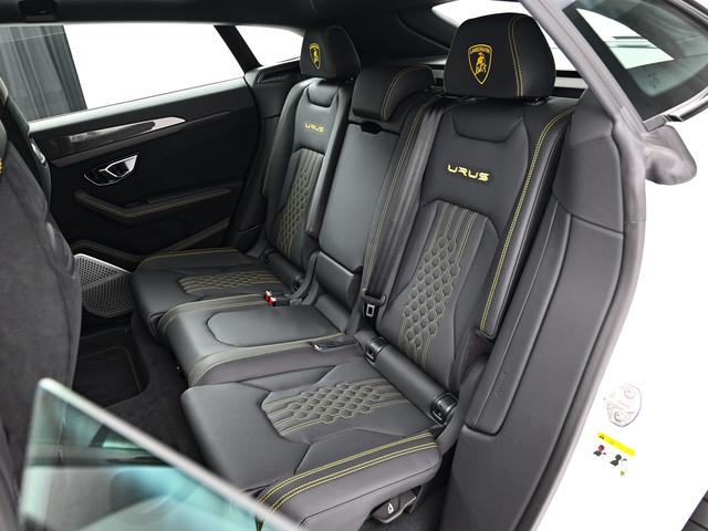 ウルス ペルフォルマンテ　Ｌａｍｂｏｒｇｈｉｎｉ認定中古車　メーカー保証付　ロードアシスタンス　Ｓｅｌｅｚｉｏｎｅ　Ｌａｍｂｏｒｇｈｉｎｉ　Ｃｅｒｔｉｆｉｅｄ　Ｐｒｅ－Ｏｗｎｅｄ（12枚目）