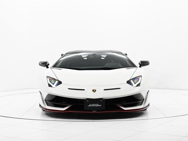 アヴェンタドール ホワイト系（白）の中古車を探すなら【グー