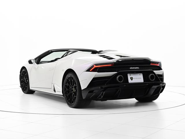 ウラカン ＥＶＯ　ＲＷＤスパイダー　（ＬＤＦ）Ｌａｍｂｏｒｇｈｉｎｉ認定中古車　メーカー保証付　ロードアシスタンス　Ｓｅｌｅｚｉｏｎｅ　Ｌａｍｂｏｒｇｈｉｎｉ　Ｃｅｒｔｉｆｉｅｄ　Ｐｒｅ－Ｏｗｎｅｄ（7枚目）