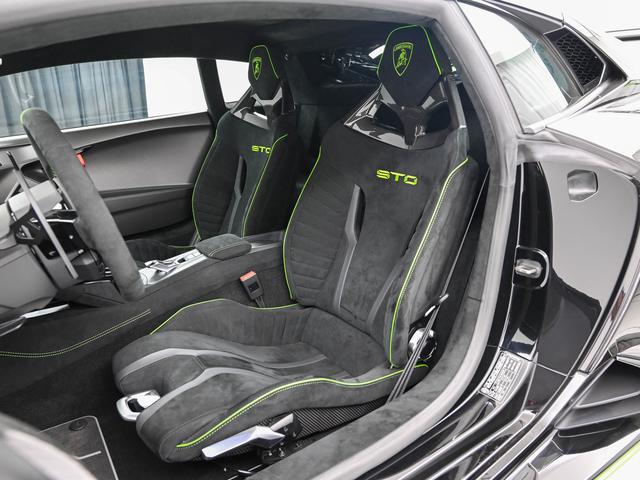 ウラカン ＳＴＯ　（ＬＤＦ）　Ｌａｍｂｏｒｇｈｉｎｉ認定中古車　メーカー保証付　ロードアシスタンス　Ｓｅｌｅｚｉｏｎｅ　Ｌａｍｂｏｒｇｈｉｎｉ　Ｃｅｒｔｉｆｉｅｄ　Ｐｒｅ－Ｏｗｎｅｄ（11枚目）