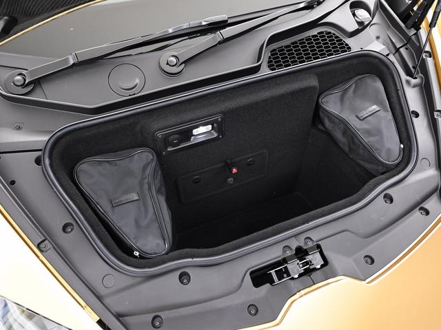 ウラカン テクニカ　（ＬＤＦ）　Ｌａｍｂｏｒｇｈｉｎｉ認定中古車　メーカー保証付　ロードアシスタンス　Ｓｅｌｅｚｉｏｎｅ　Ｌａｍｂｏｒｇｈｉｎｉ　Ｃｅｒｔｉｆｉｅｄ　Ｐｒｅ－Ｏｗｎｅｄ（9枚目）