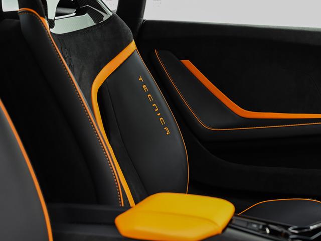 ウラカン テクニカ　（ＬＤＦ）　Ｌａｍｂｏｒｇｈｉｎｉ認定中古車　メーカー保証付　ロードアシスタンス　Ｓｅｌｅｚｉｏｎｅ　Ｌａｍｂｏｒｇｈｉｎｉ　Ｃｅｒｔｉｆｉｅｄ　Ｐｒｅ－Ｏｗｎｅｄ（14枚目）