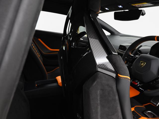 ウラカン テクニカ　（ＬＤＦ）　Ｌａｍｂｏｒｇｈｉｎｉ認定中古車　メーカー保証付　ロードアシスタンス　Ｓｅｌｅｚｉｏｎｅ　Ｌａｍｂｏｒｇｈｉｎｉ　Ｃｅｒｔｉｆｉｅｄ　Ｐｒｅ－Ｏｗｎｅｄ（15枚目）