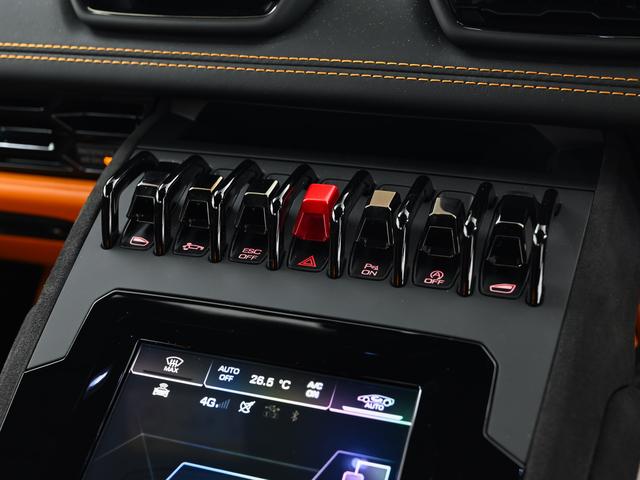 ウラカン テクニカ　（ＬＤＦ）　Ｌａｍｂｏｒｇｈｉｎｉ認定中古車　メーカー保証付　ロードアシスタンス　Ｓｅｌｅｚｉｏｎｅ　Ｌａｍｂｏｒｇｈｉｎｉ　Ｃｅｒｔｉｆｉｅｄ　Ｐｒｅ－Ｏｗｎｅｄ（23枚目）