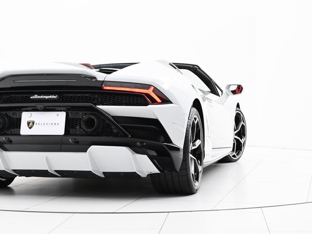 ウラカン ＥＶＯ　ＲＷＤスパイダー　（ＬＤＦ）　Ｌａｍｂｏｒｇｈｉｎｉ認定中古車　メーカー保証付　ロードアシスタンス　Ｓｅｌｅｚｉｏｎｅ　Ｌａｍｂｏｒｇｈｉｎｉ　Ｃｅｒｔｉｆｉｅｄ　Ｐｒｅ－Ｏｗｎｅｄ（35枚目）