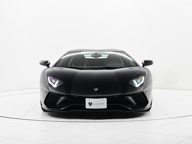 アヴェンタドール Ｓ　Ｌａｍｂｏｒｇｈｉｎｉ認定中古車　メーカー保証付　ロードアシスタンス　Ｓｅｌｅｚｉｏｎｅ　Ｌａｍｂｏｒｇｈｉｎｉ　Ｃｅｒｔｉｆｉｅｄ　Ｐｒｅ－Ｏｗｎｅｄ（3枚目）
