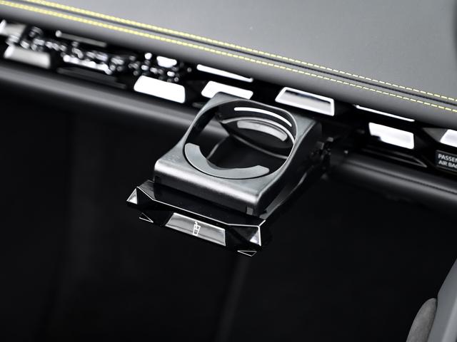 ウラカン ＥＶＯ　ＲＷＤスパイダー　Ｌａｍｂｏｒｇｈｉｎｉ認定中古車　メーカー保証付　ロードアシスタンス　Ｓｅｌｅｚｉｏｎｅ　Ｌａｍｂｏｒｇｈｉｎｉ　Ｃｅｒｔｉｆｉｅｄ　Ｐｒｅ－Ｏｗｎｅｄ（17枚目）