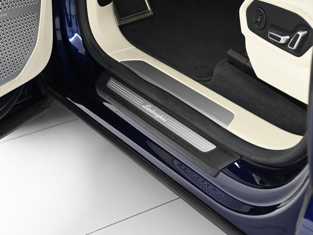 ウルス ４．０　４ＷＤ　Ｂｌｕ　Ａｓｔｒａｅｕｓ　Ｌａｍｂｏｒｇｈｉｎｉ認定中古車　メーカー保証付　ロードアシスタンス　Ｓｅｌｅｚｉｏｎｅ　Ｌａｍｂｏｒｇｈｉｎｉ　Ｃｅｒｔｉｆｉｅｄ　Ｐｒｅ－Ｏｗｎｅｄ（12枚目）