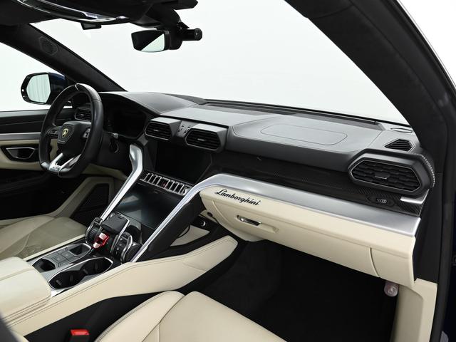 ウルス ４．０　４ＷＤ　Ｂｌｕ　Ａｓｔｒａｅｕｓ　Ｌａｍｂｏｒｇｈｉｎｉ認定中古車　メーカー保証付　ロードアシスタンス　Ｓｅｌｅｚｉｏｎｅ　Ｌａｍｂｏｒｇｈｉｎｉ　Ｃｅｒｔｉｆｉｅｄ　Ｐｒｅ－Ｏｗｎｅｄ（17枚目）