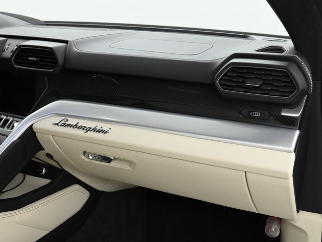 ウルス ４．０　４ＷＤ　Ｂｌｕ　Ａｓｔｒａｅｕｓ　Ｌａｍｂｏｒｇｈｉｎｉ認定中古車　メーカー保証付　ロードアシスタンス　Ｓｅｌｅｚｉｏｎｅ　Ｌａｍｂｏｒｇｈｉｎｉ　Ｃｅｒｔｉｆｉｅｄ　Ｐｒｅ－Ｏｗｎｅｄ（18枚目）
