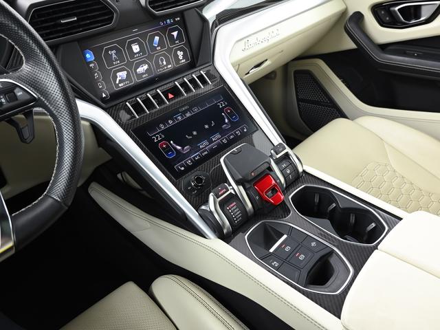 ウルス ４．０　４ＷＤ　Ｂｌｕ　Ａｓｔｒａｅｕｓ　Ｌａｍｂｏｒｇｈｉｎｉ認定中古車　メーカー保証付　ロードアシスタンス　Ｓｅｌｅｚｉｏｎｅ　Ｌａｍｂｏｒｇｈｉｎｉ　Ｃｅｒｔｉｆｉｅｄ　Ｐｒｅ－Ｏｗｎｅｄ（24枚目）