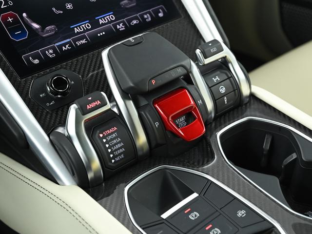 ウルス ４．０　４ＷＤ　Ｂｌｕ　Ａｓｔｒａｅｕｓ　Ｌａｍｂｏｒｇｈｉｎｉ認定中古車　メーカー保証付　ロードアシスタンス　Ｓｅｌｅｚｉｏｎｅ　Ｌａｍｂｏｒｇｈｉｎｉ　Ｃｅｒｔｉｆｉｅｄ　Ｐｒｅ－Ｏｗｎｅｄ（25枚目）
