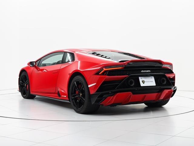 ウラカン ＥＶＯ　ＲＷＤクーペ　Ｌａｍｂｏｒｇｈｉｎｉ認定中古車　メーカー保証付　ロードアシスタンス　Ｓｅｌｅｚｉｏｎｅ　Ｌａｍｂｏｒｇｈｉｎｉ　Ｃｅｒｔｉｆｉｅｄ　Ｐｒｅ－Ｏｗｎｅｄ（6枚目）