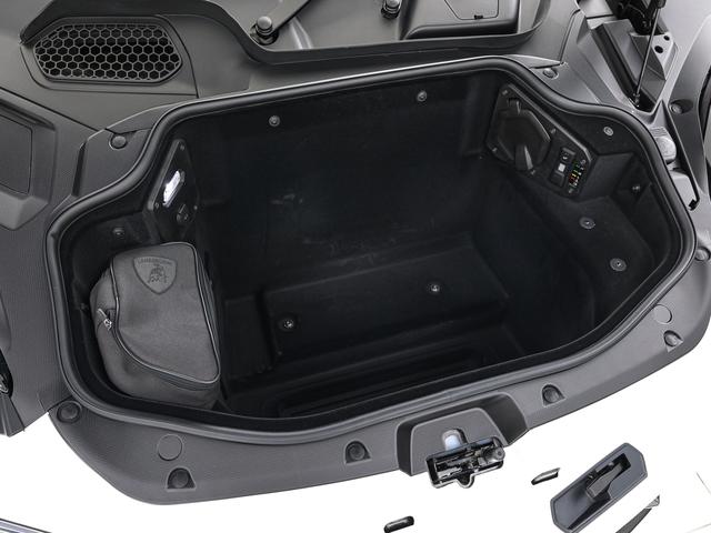 レヴエルト ６．５　４ＷＤ　Ｂｉａｎｃｏ　Ａｓｏｐｏ　Ｌａｍｂｏｒｇｈｉｎｉ認定中古車　メーカー保証付　ロードアシスタンス　Ｓｅｌｅｚｉｏｎｅ　Ｌａｍｂｏｒｇｈｉｎｉ　Ｃｅｒｔｉｆｉｅｄ　Ｐｒｅ－Ｏｗｎｅｄ（11枚目）