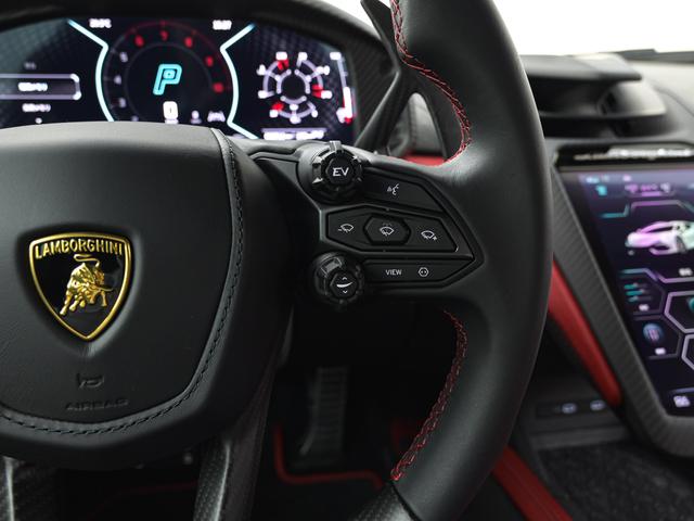 レヴエルト ６．５　４ＷＤ　Ｂｉａｎｃｏ　Ａｓｏｐｏ　Ｌａｍｂｏｒｇｈｉｎｉ認定中古車　メーカー保証付　ロードアシスタンス　Ｓｅｌｅｚｉｏｎｅ　Ｌａｍｂｏｒｇｈｉｎｉ　Ｃｅｒｔｉｆｉｅｄ　Ｐｒｅ－Ｏｗｎｅｄ（20枚目）