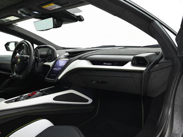 レヴエルト 6.5 4WD Grigio Hati Lamborghini認定中古車 メーカー保証付 ロードアシスタンス Selezione Lamborghini Certified Pre-Owned(15枚目)