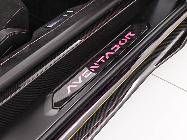 アヴェンタドール LP780-4ウルティメ 4WD Rosa Babi Lamborghini認定中古車 メーカー保証付 ロードアシスタンス Selezione Lamborghini Certified Pre-Owned(13枚目)